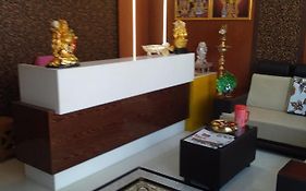Hotel Vel Residency